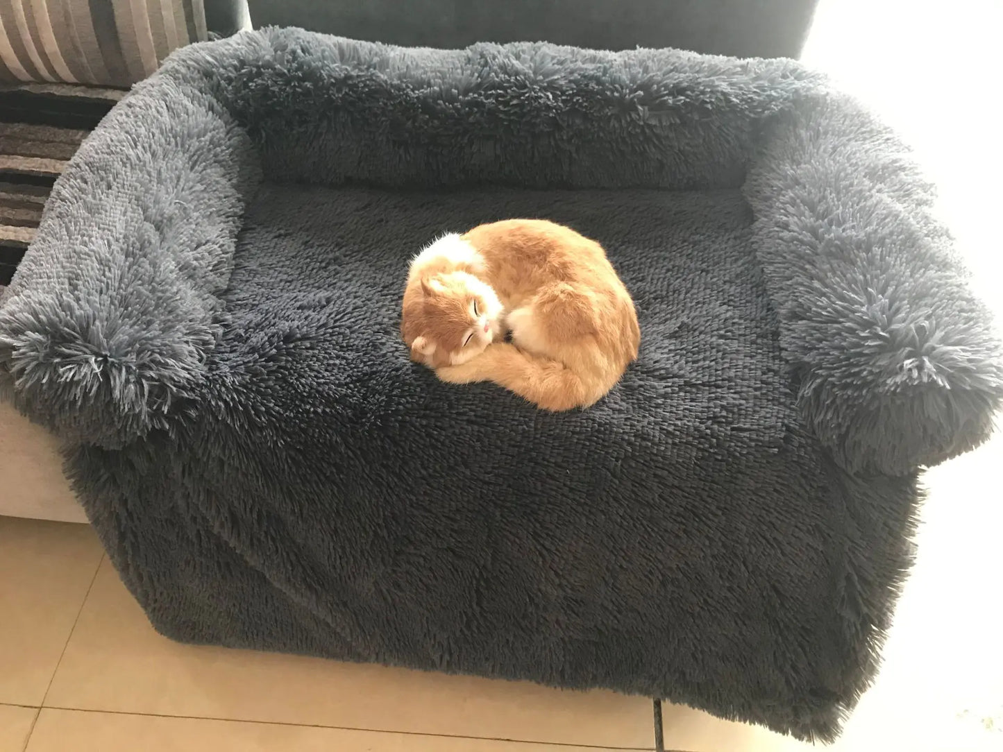 Plush Removable & Washable Pet Nest – Fluffy Comfort Bed for Cats and Dogs